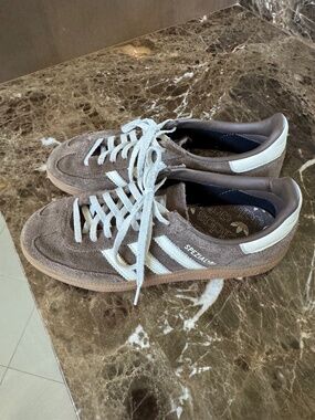 Women's • Originals HANDBALL SPEZIAL-Earth Strata / Off White / Gum-size-7.5